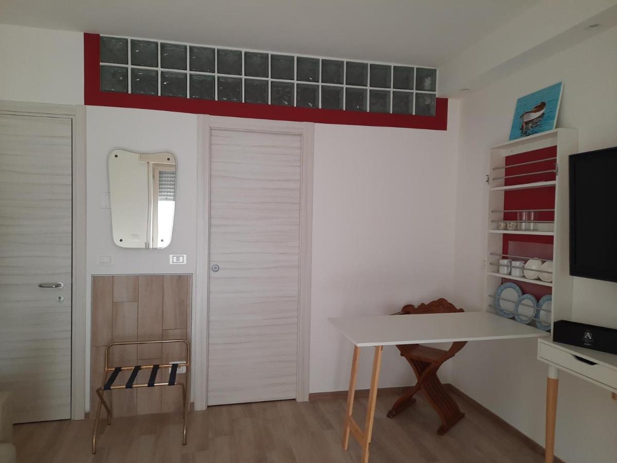 Adg Emilia 10 Appartamenti Del Garda Peschiera del Garda Bagian luar foto