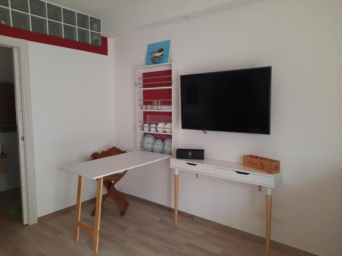 Adg Emilia 10 Appartamenti Del Garda Peschiera del Garda Bagian luar foto